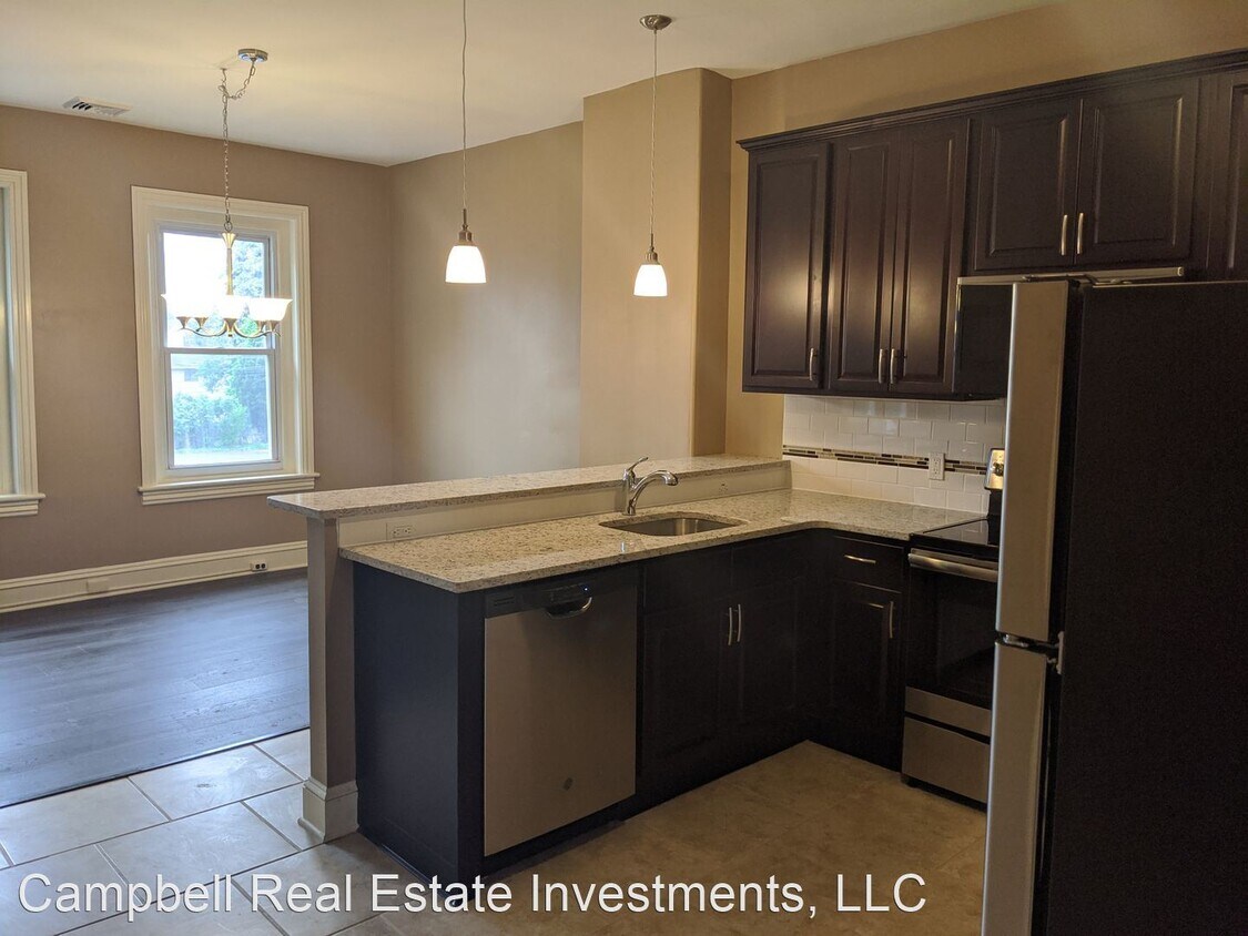 Primary Photo - 2 br, 1 bath Apartment - 231 E.Broad St