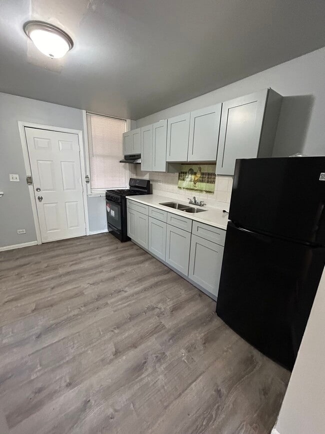 Foto del edificio - 9036 S Dauphin Ave