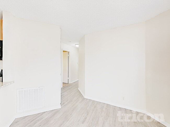 Foto del edificio - 10526 Kinderhook Dr