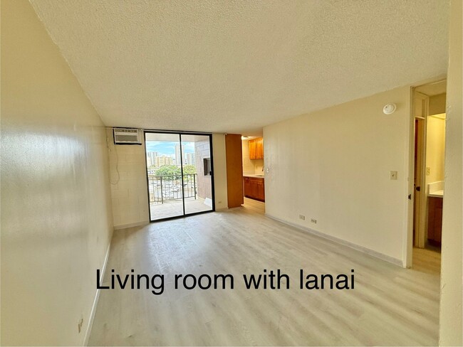 Building Photo - Luna-Liho Towers - fully renovated, washer...