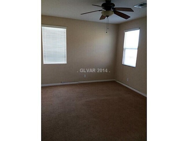Building Photo - 1371 Grass Creek Unit 3