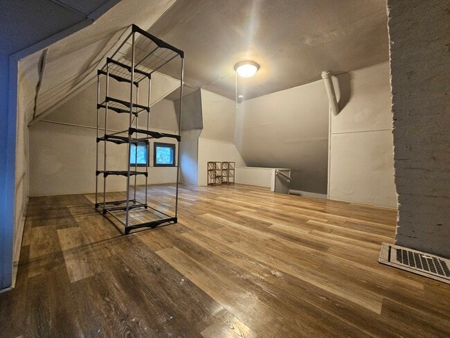 Building Photo - 5366 N 35th St