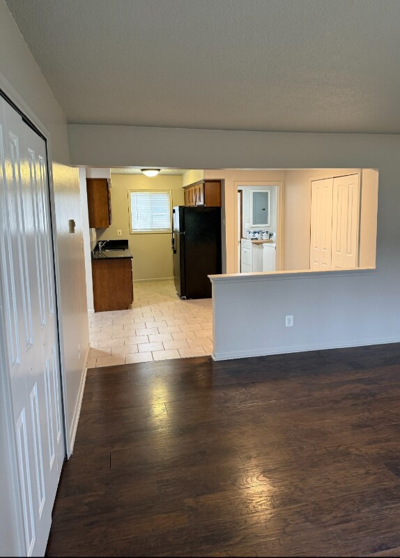 Foto del edificio - 1054 Fred W Moore Hwy