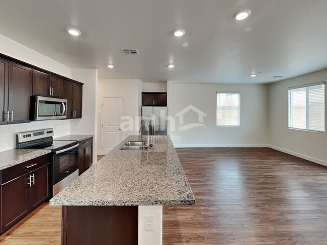Foto del edificio - 325 Timber Kate Pl