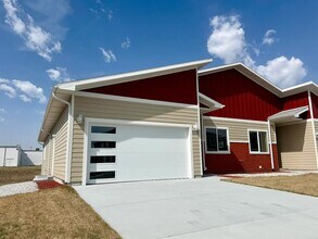 Building Photo - 3107 W Laux Dr