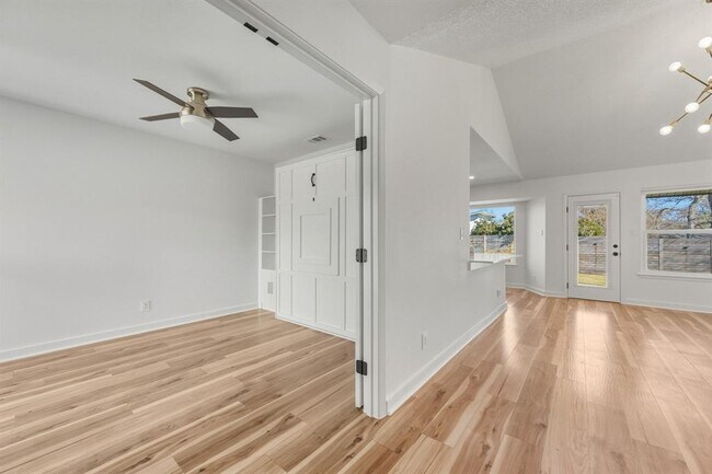 Building Photo - 1912 Cannonwood Ln