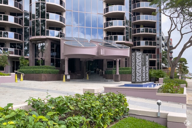 Building Photo - One Waterfront Towers