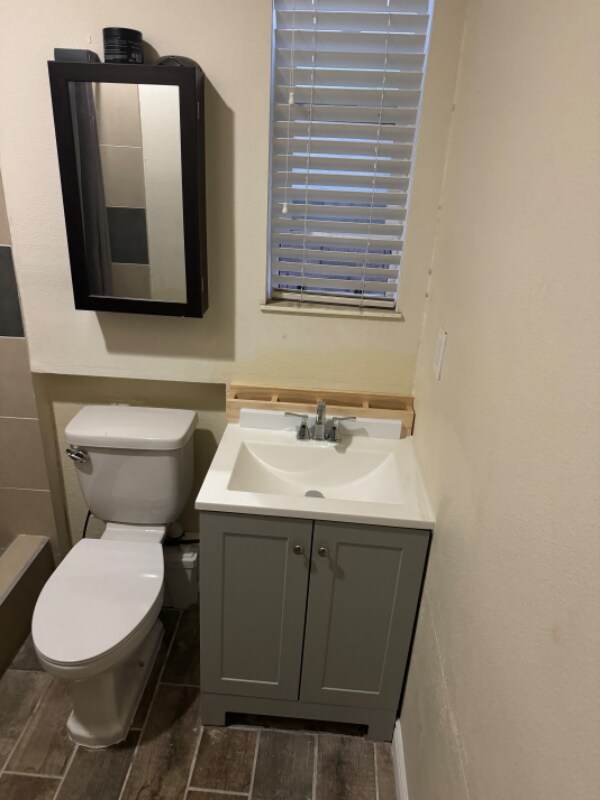 Building Photo - 13744 Dellbrook St