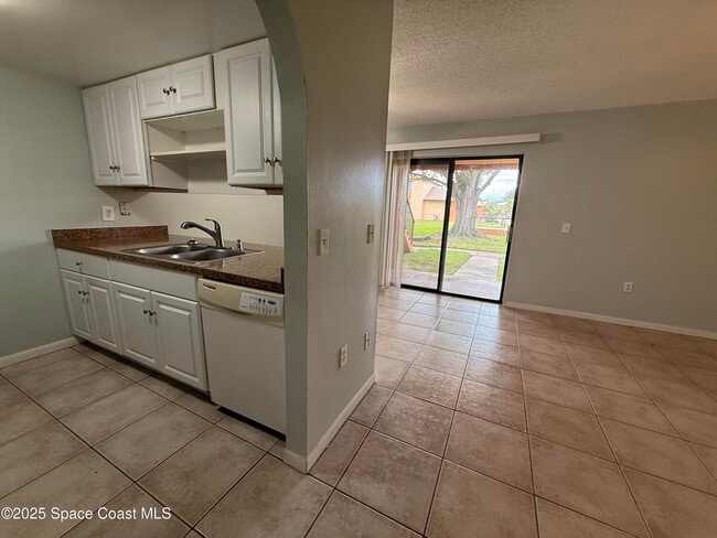 Building Photo - 176 San Juan Cir