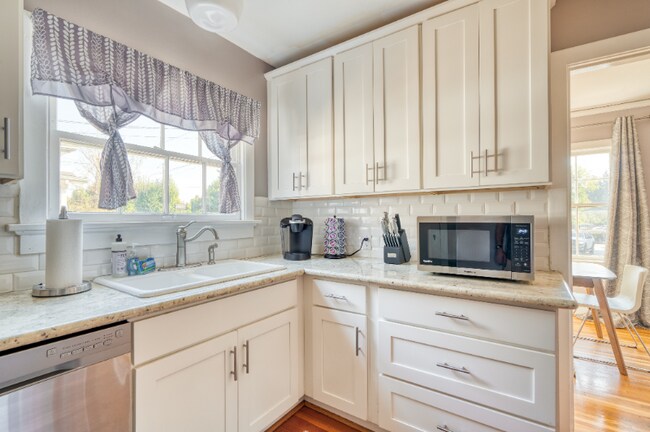 Foto del edificio - 3565 NE Broadway