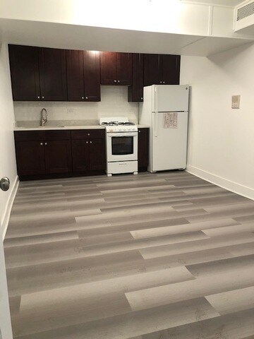 Foto del edificio - 450 W St James Pl
