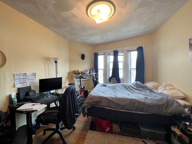 Building Photo - 59 Cedar St