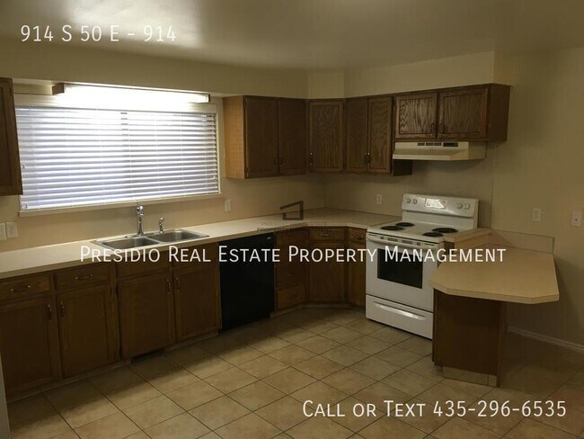 Building Photo - 914 50 E