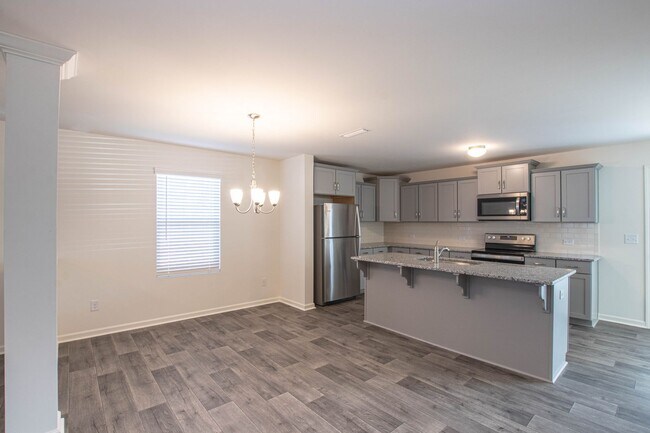 Building Photo - BEAUTIFUL 4 Bedroom Home Minutes from I-77