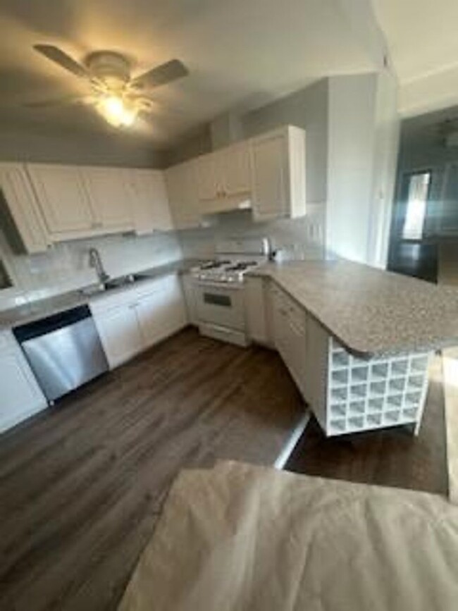 Foto del edificio - Large 3 bedroom 2 bathroom Condo with Cent...