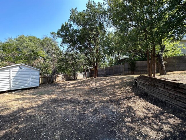 Building Photo - 2314 Farnswood Cir