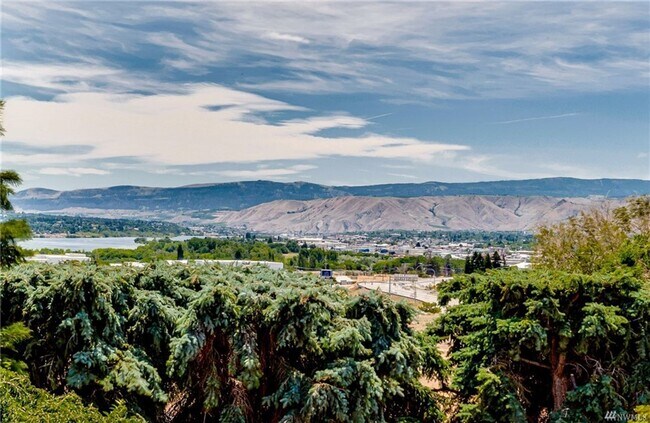 Foto del edificio - Amazing Views & Amazing 4 Bedroom/3 Bath H...