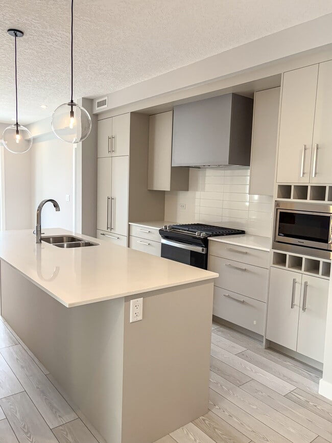 Photo du bâtiment - 8370 Broadcast Ave SW