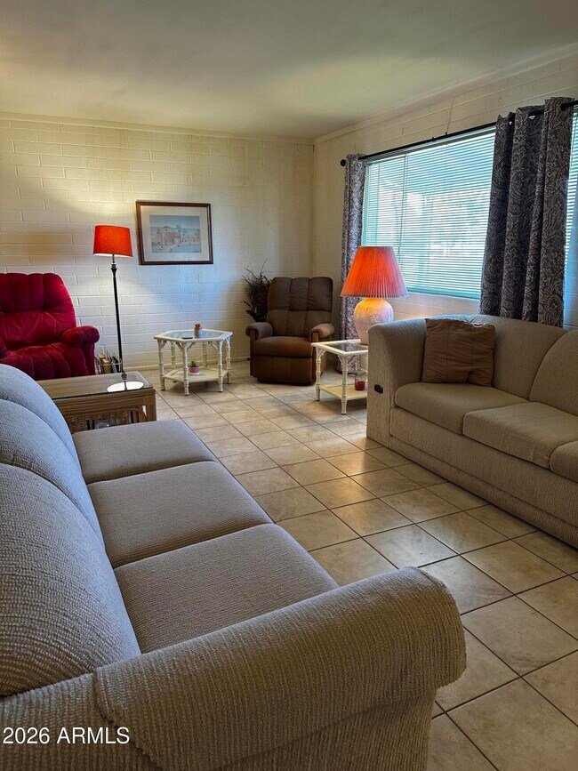 Foto del edificio - 10643 W Snead Dr