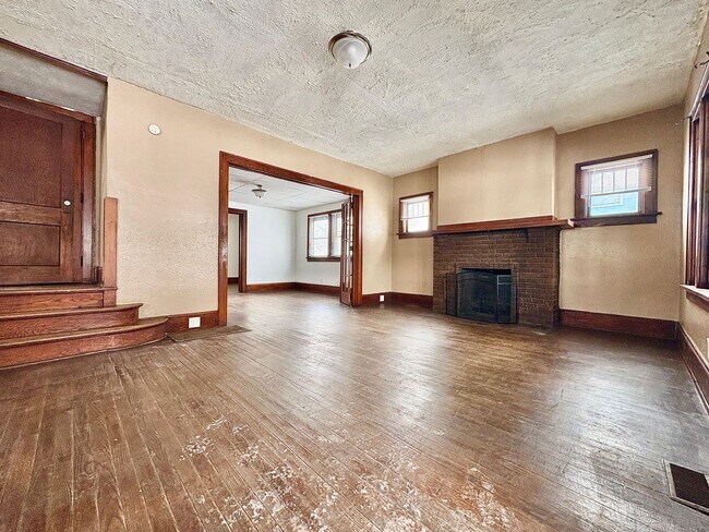 Foto del edificio - 614 E Broadway St