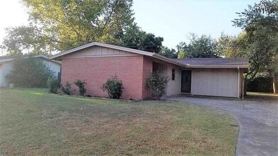 Building Photo - 1553 Hanover Rd