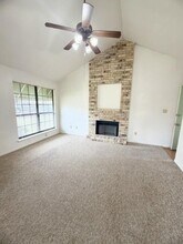 Building Photo - 728 W San Antonio St