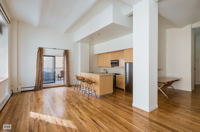Primary Photo - 114-116 E 13th St