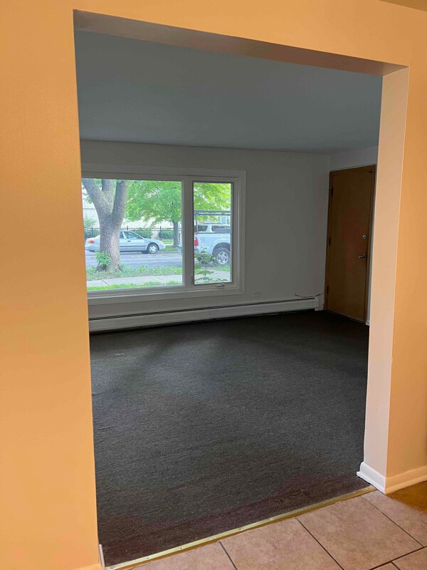 Foto del edificio - 8639 W Summerdale Ave