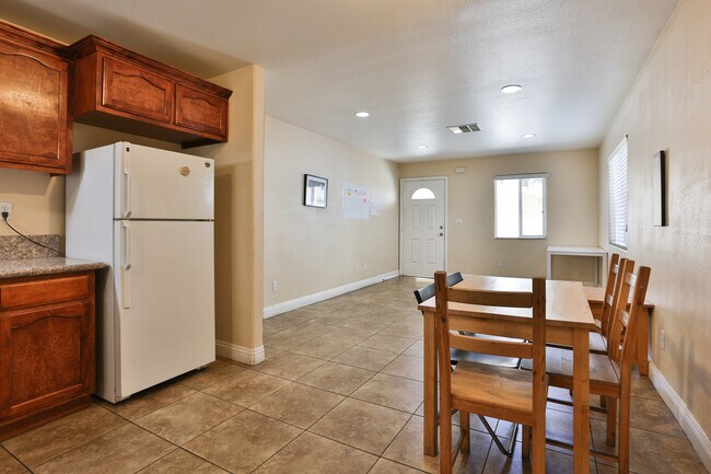 Building Photo - 1374 W 35th Pl