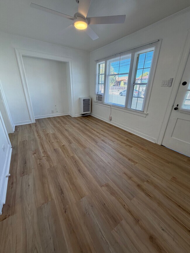 Foto del edificio - 617 W 17th St