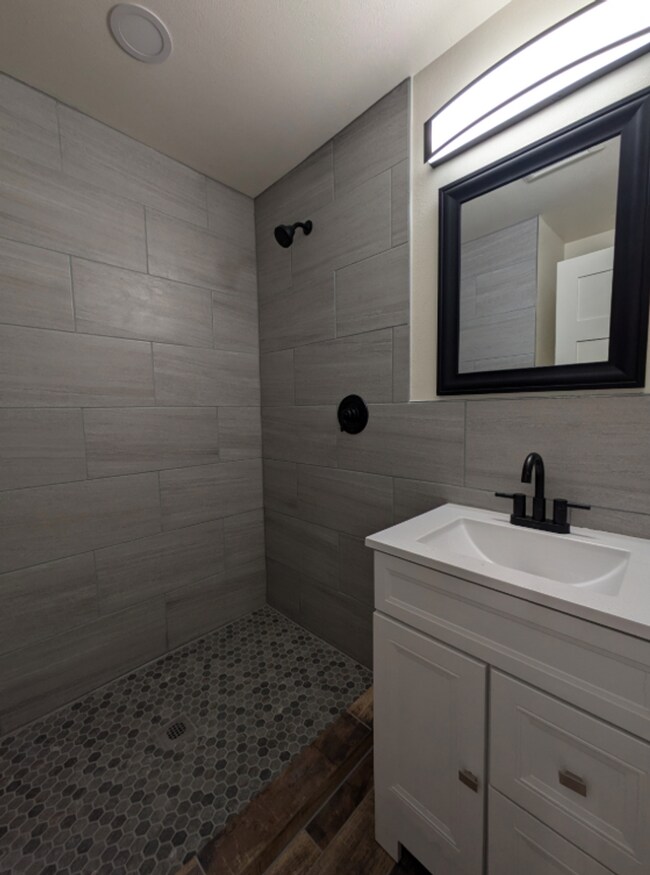 Foto del edificio - 541 Taylor Ave