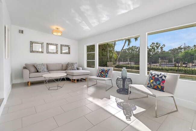 Foto del edificio - 2048 Harbor Ln