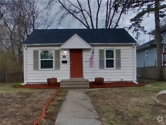 Building Photo - 226 18th Ave N
