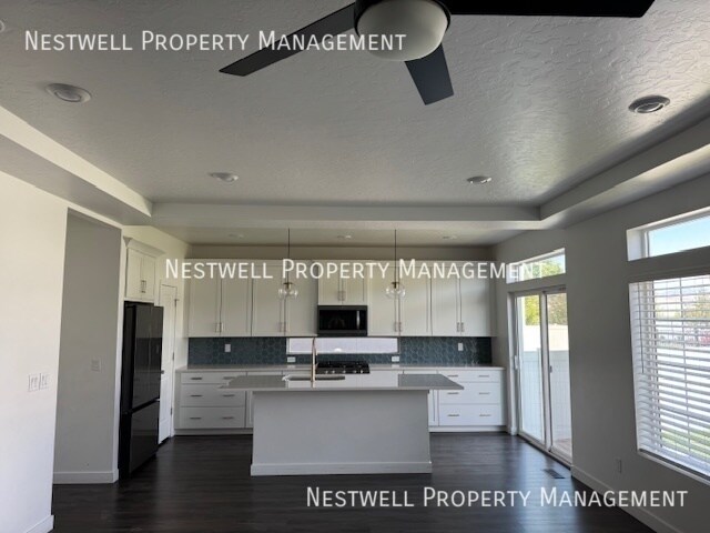 Building Photo - 42 E Meandering Way