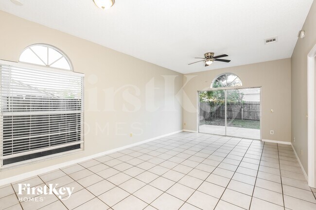 Foto del edificio - 1047 Whittier Cir