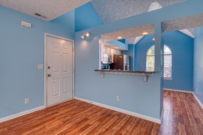 Building Photo - 5819 River Walk Cir