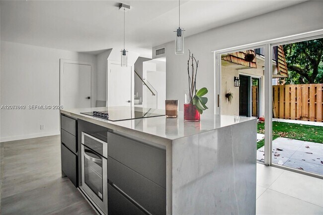 Foto del edificio - 2161 Orange Grove Dr
