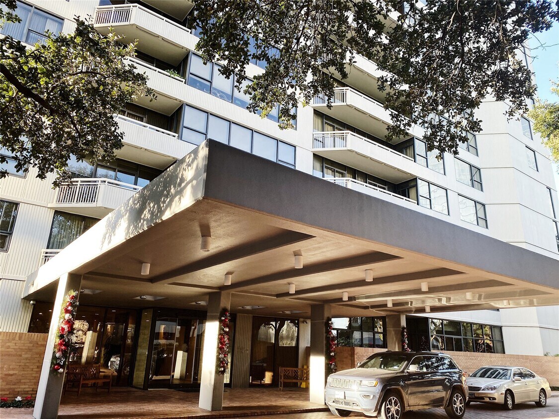 Foto principal - 14 Greenway Plz