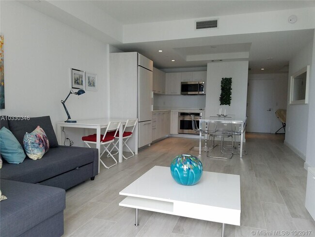 Foto del edificio - 45 SW 9th St