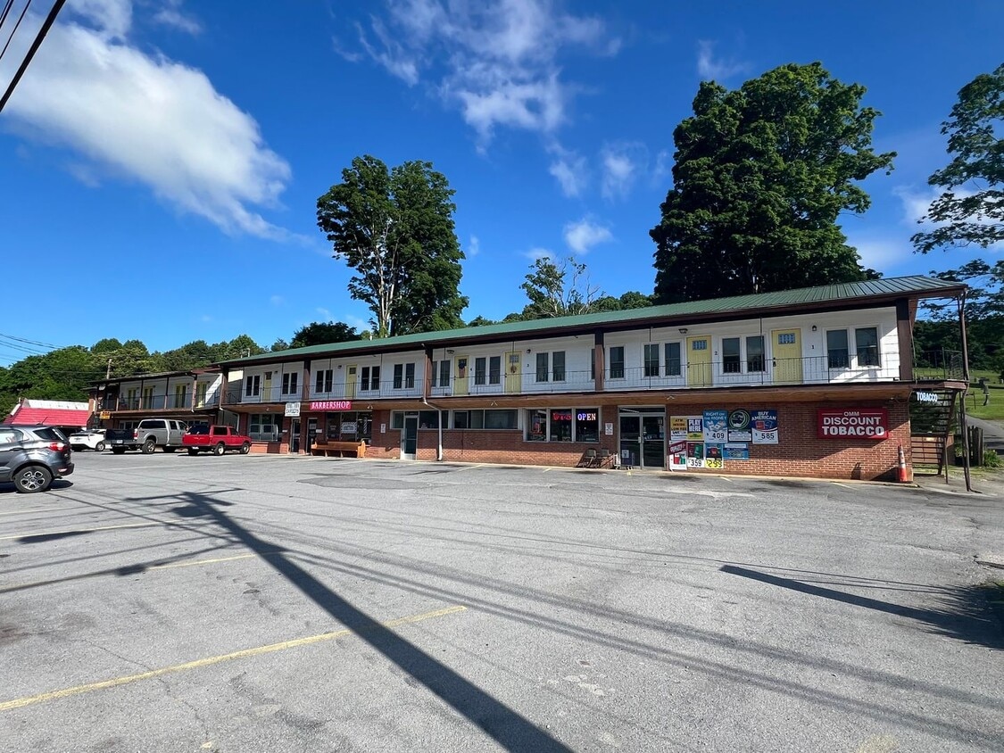 Foto principal - 404 W Jackson Blvd