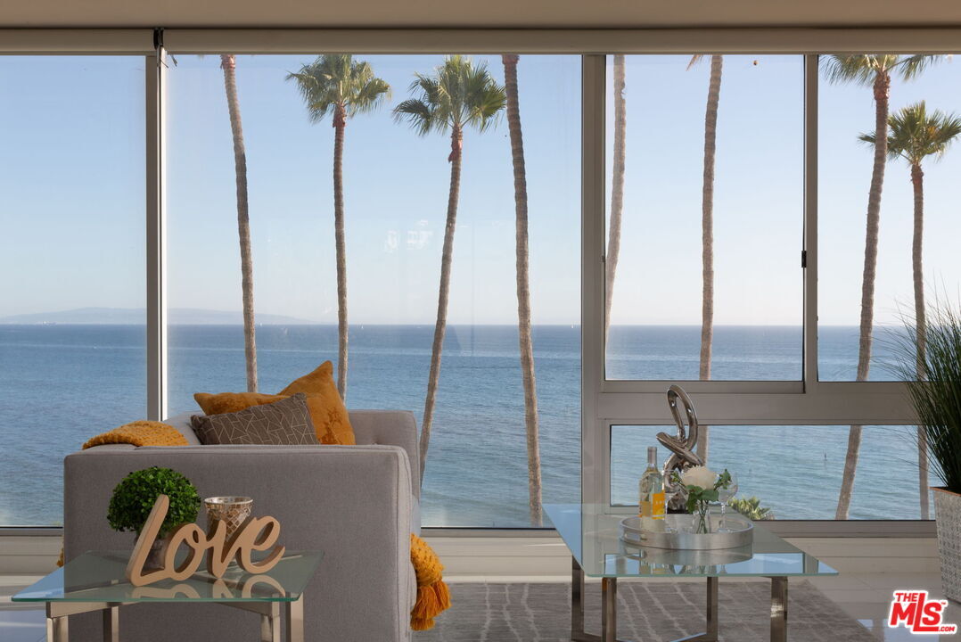 Foto principal - 17368 Sunset Blvd