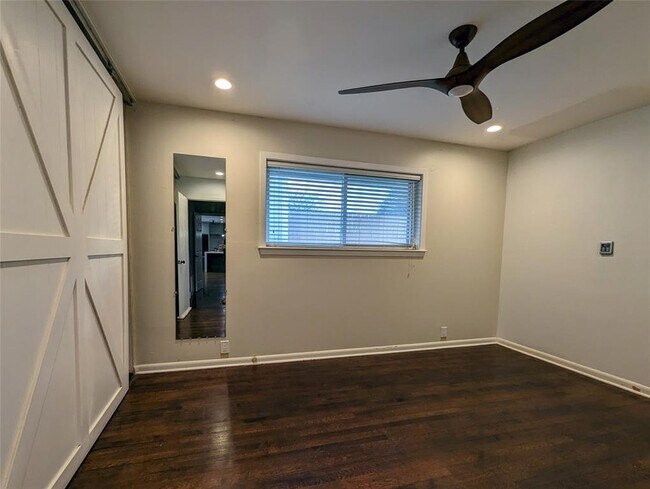 Building Photo - 1803 Crystal Ct