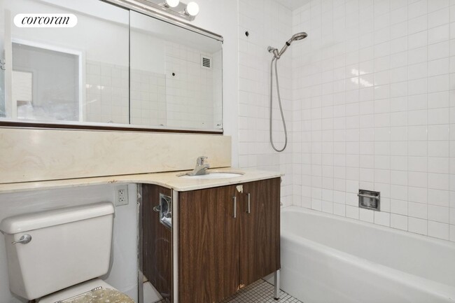 Building Photo - 3333 Henry Hudson Pkwy W