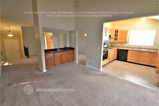 Foto del edificio - 556 Phoenix Cir