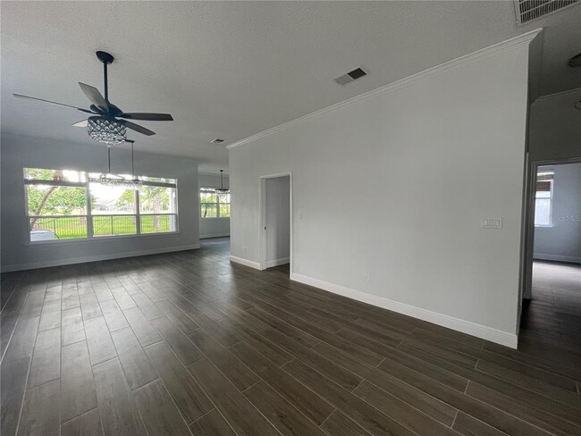Foto del edificio - 14363 Windchime Ln