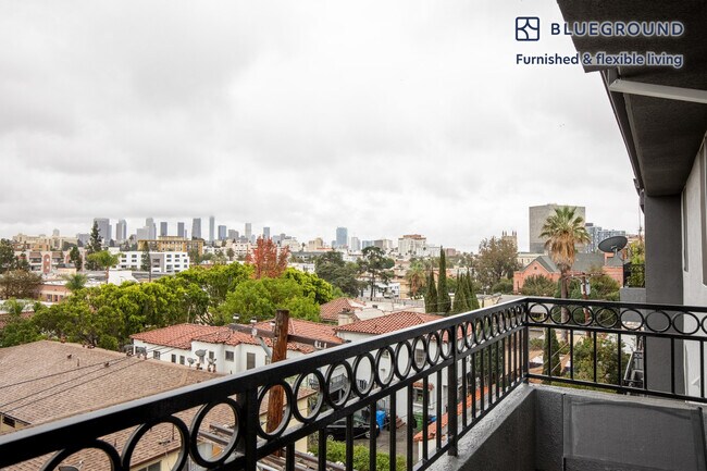 Foto del edificio - 310 S Virgil Ave