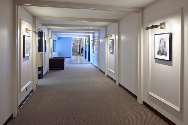 Foto del edificio - Knollwood Towers West  Apartments