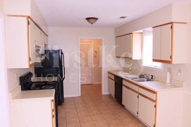 Building Photo - 4577 Bassett Hall Dr