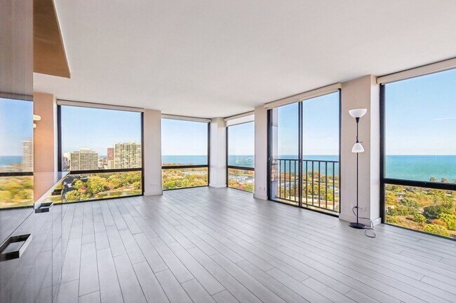 Foto del edificio - 345 W Fullerton Pkwy