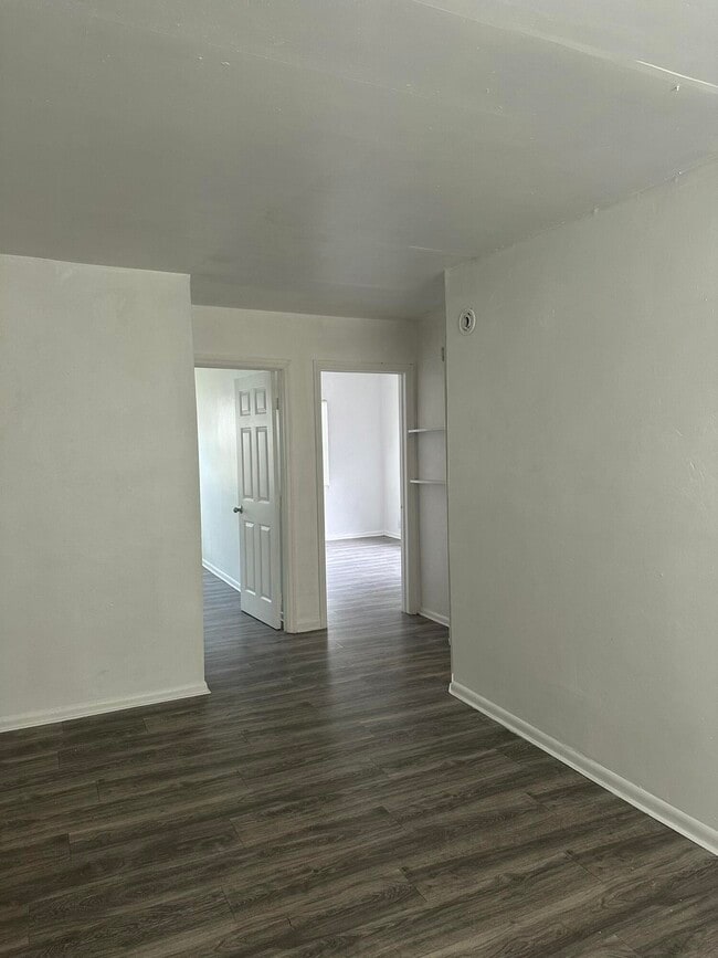 Building Photo - 815 4th St